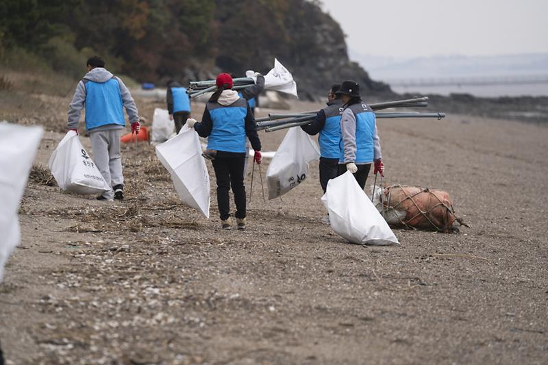 1._인천_섬_지역상생_캠프(해양정화활동).jpg